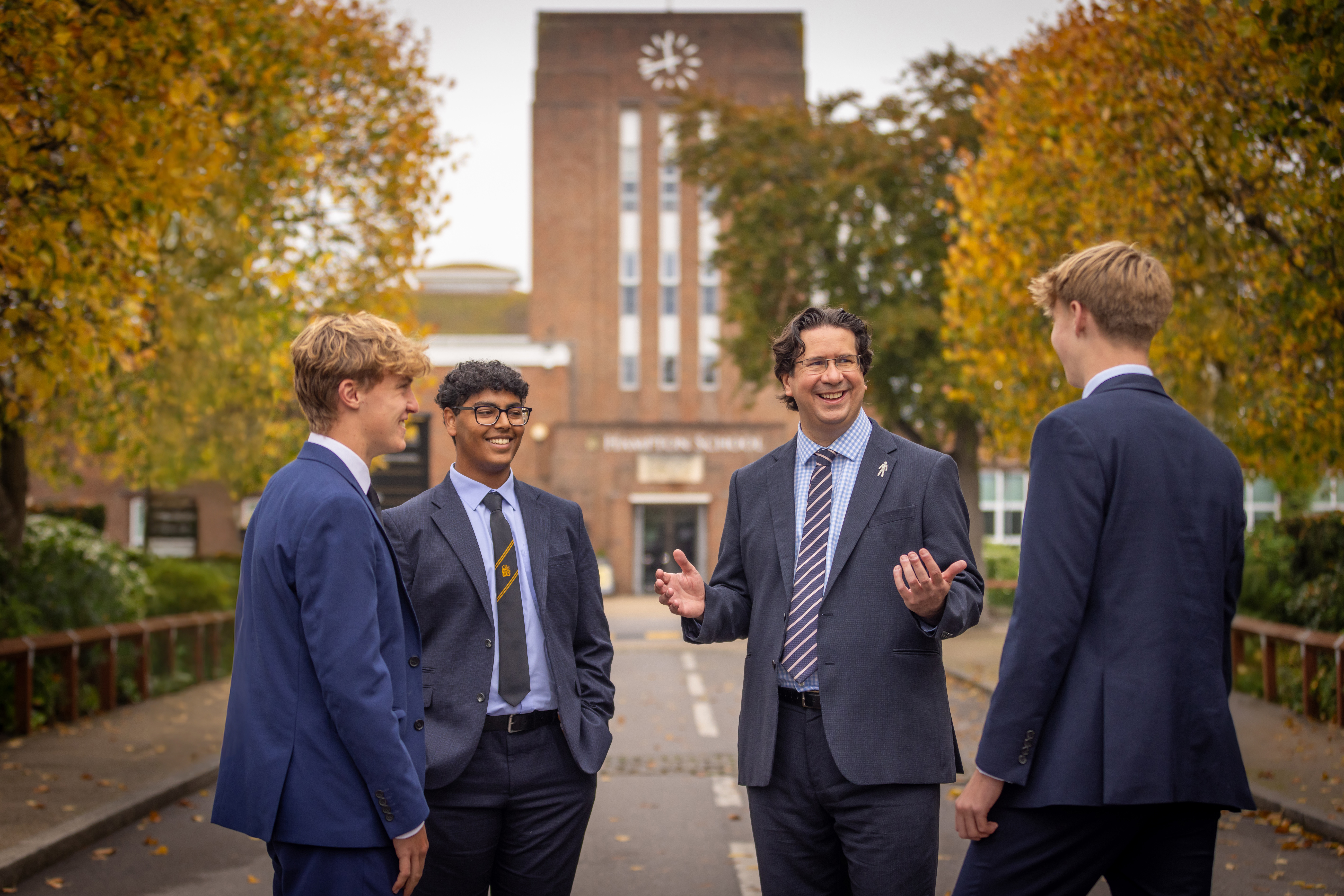 https://hamptonschool.org.uk/wp-content/uploads/Hampton-School-166-1.jpg